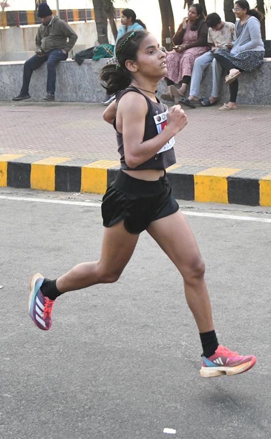 Navy_20Mera_20Dhan_2042_20K_20Run_20Rally_20At_20Visakhapatnam__20_289_29.jpg 9