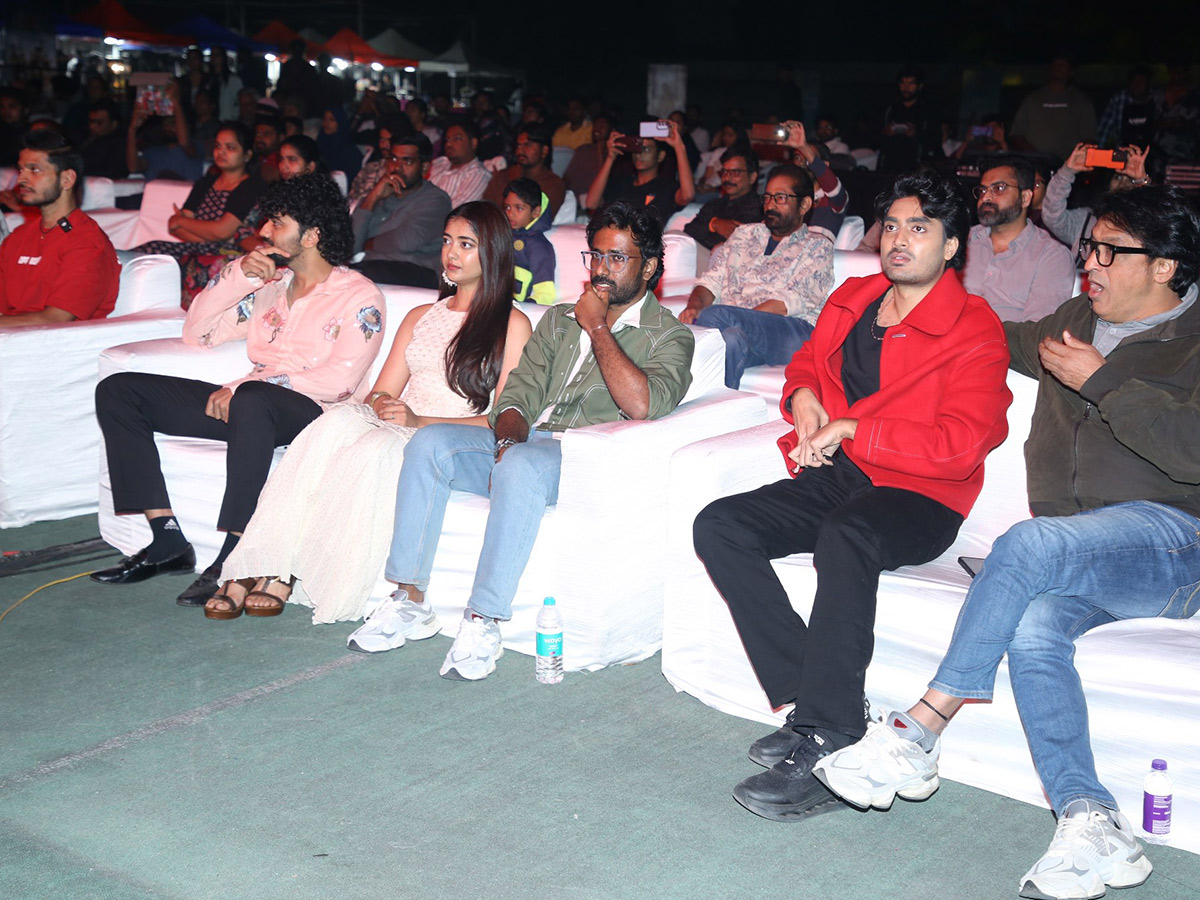 Patang_20Movie_20Trailer_20Launch_20Event_20Photos__20_2813_29.jpg 13
