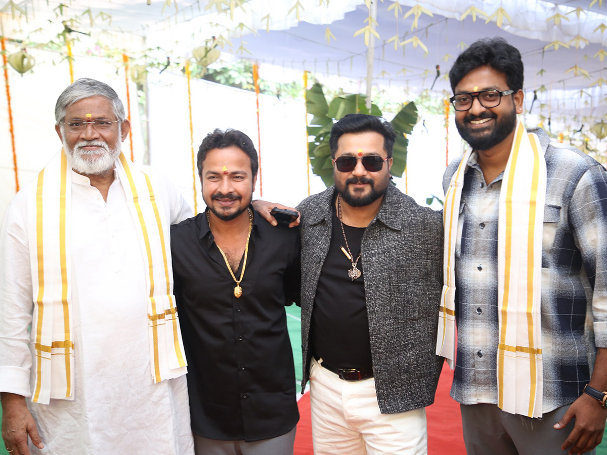 Bobby_20Simha_20New_20Movie_20Grand_20Opening_20Pooja_20Ceremony__20_286_29.jpg 6