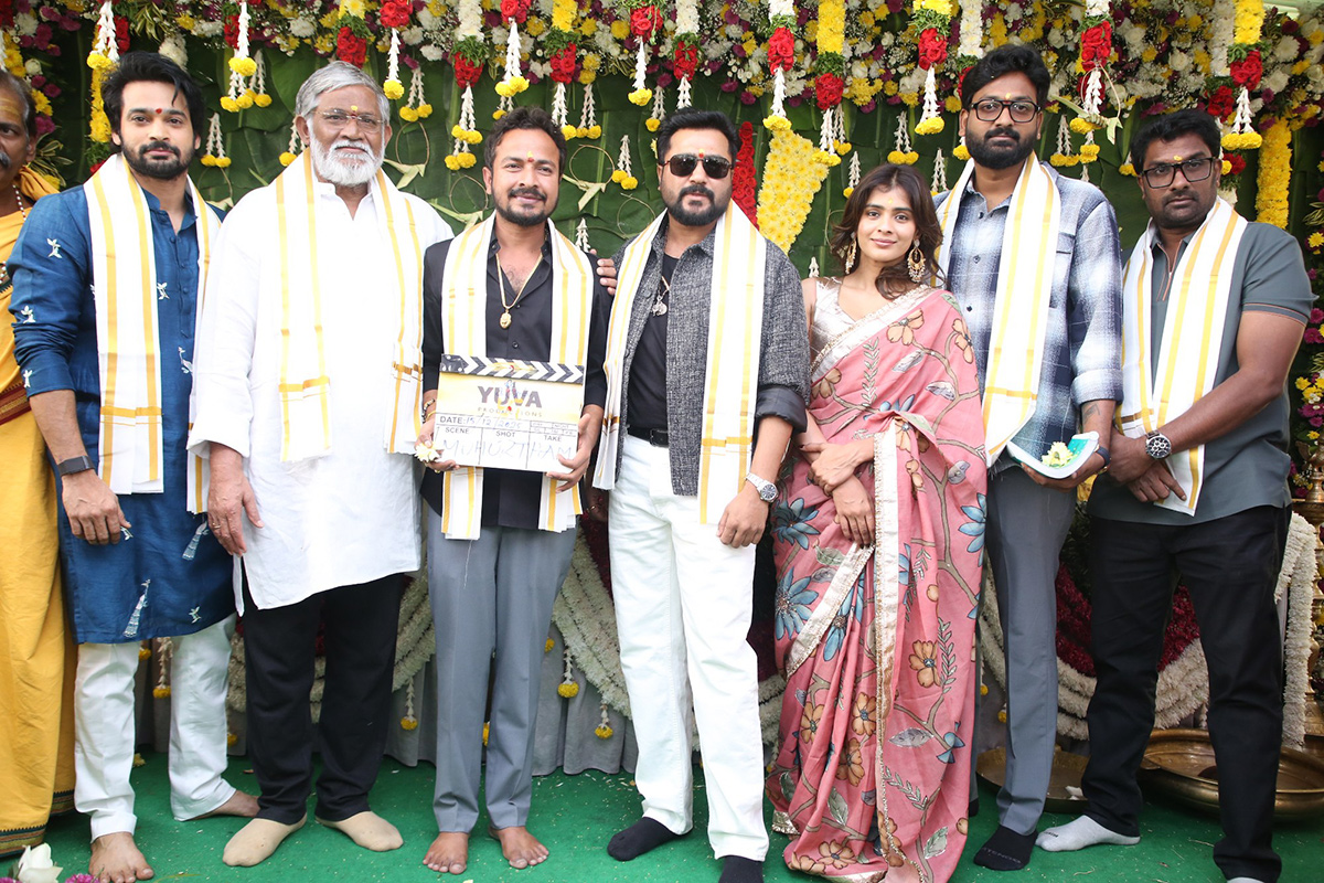Bobby_20Simha_20New_20Movie_20Grand_20Opening_20Pooja_20Ceremony__20_289_29.jpg 9