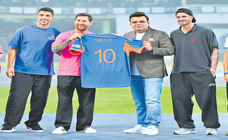 JAY-SHAH-MESSI-JERSY34.jpg