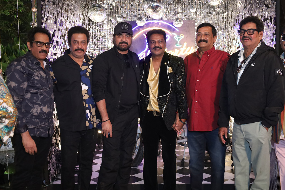 Retro_20Edition_20Style_20Theme_20Party_20and_20Fashion_20Show_20Celebrities_20Dazzle__20_2818_29.jpg 18