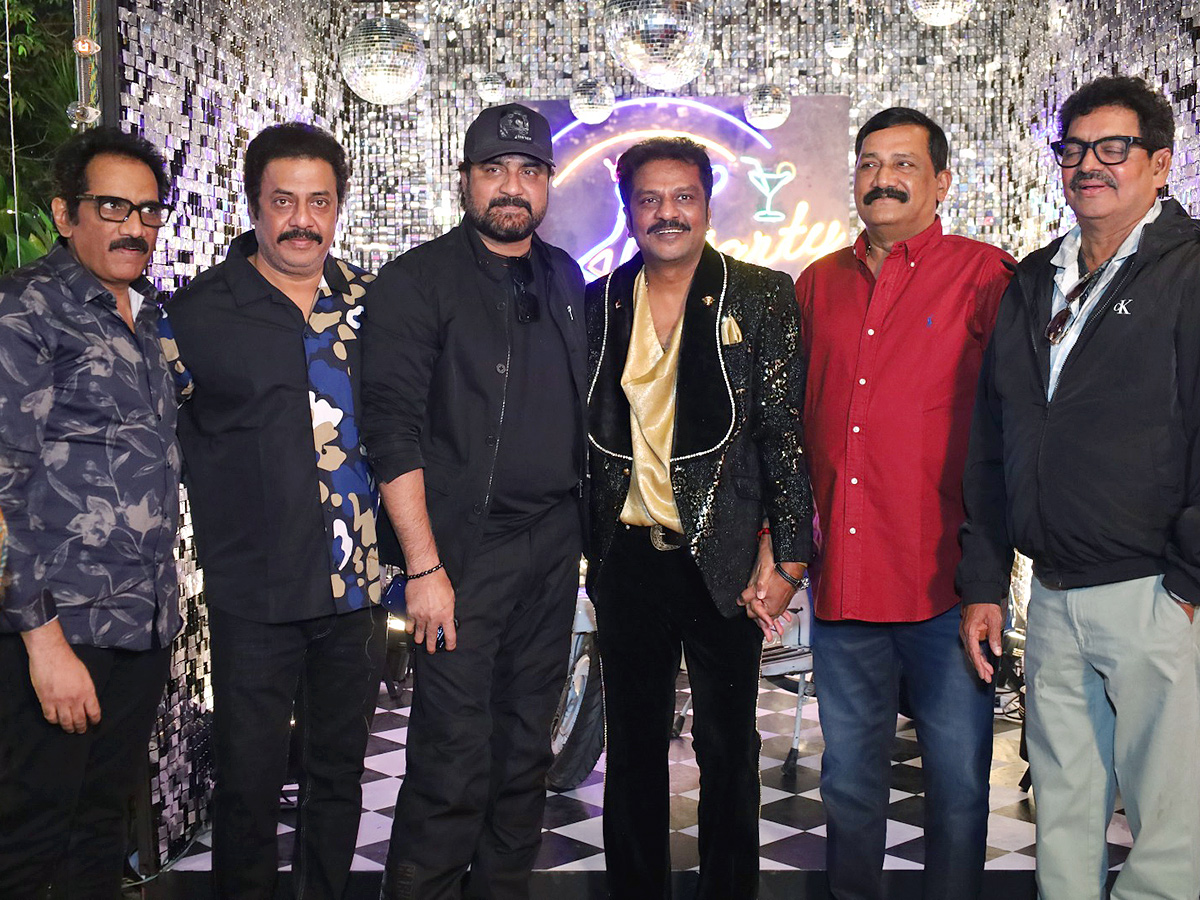 Retro_20Edition_20Style_20Theme_20Party_20and_20Fashion_20Show_20Celebrities_20Dazzle__20_2826_29.jpg 26