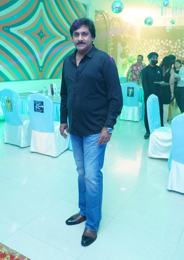 Retro_20Edition_20Style_20Theme_20Party_20and_20Fashion_20Show_20Celebrities_20Dazzle__20_283_29.jpg 3