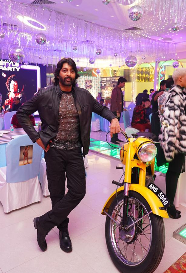 Retro_20Edition_20Style_20Theme_20Party_20and_20Fashion_20Show_20Celebrities_20Dazzle__20_286_29.jpg 6