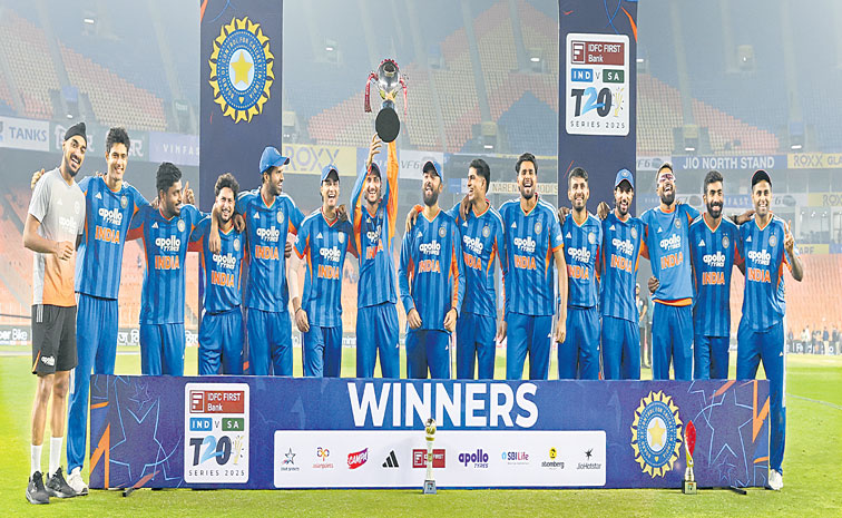 INDIA-TEAM.jpg