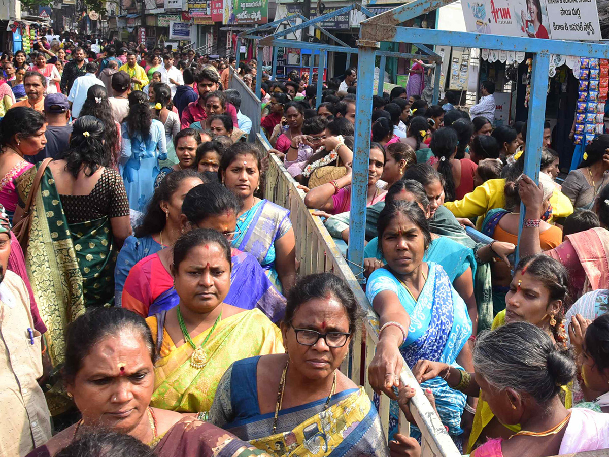 Sri_20Kanaka_20Mahalakshmi_20Ammavari_20Margashira_20Masotsavams__20_283_29.jpg 3