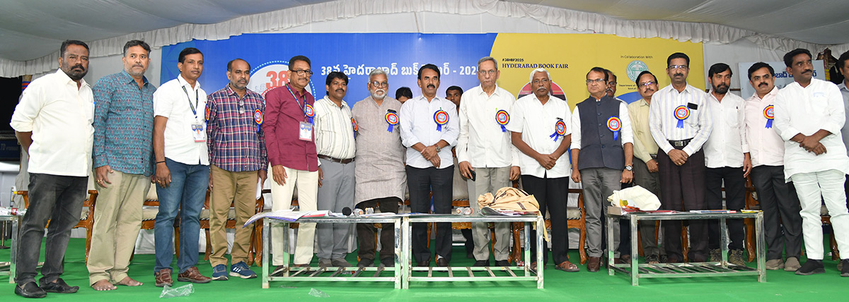38th_20Book_20Fair_20to_20begin_20today_20at_20NTR_20stadium_20in_20Hyderabad__20_2814_29.jpg 14