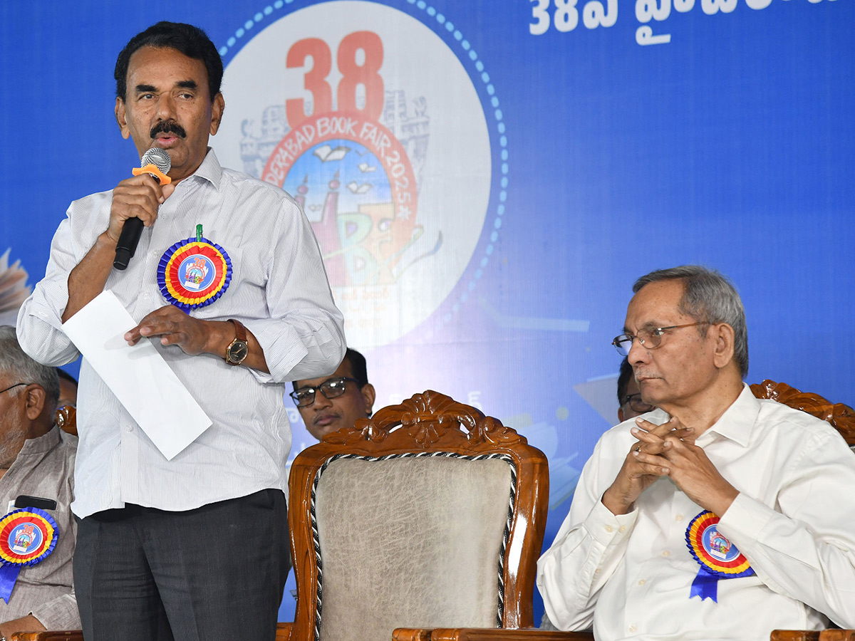 38th_20Book_20Fair_20to_20begin_20today_20at_20NTR_20stadium_20in_20Hyderabad__20_2818_29.jpg 18