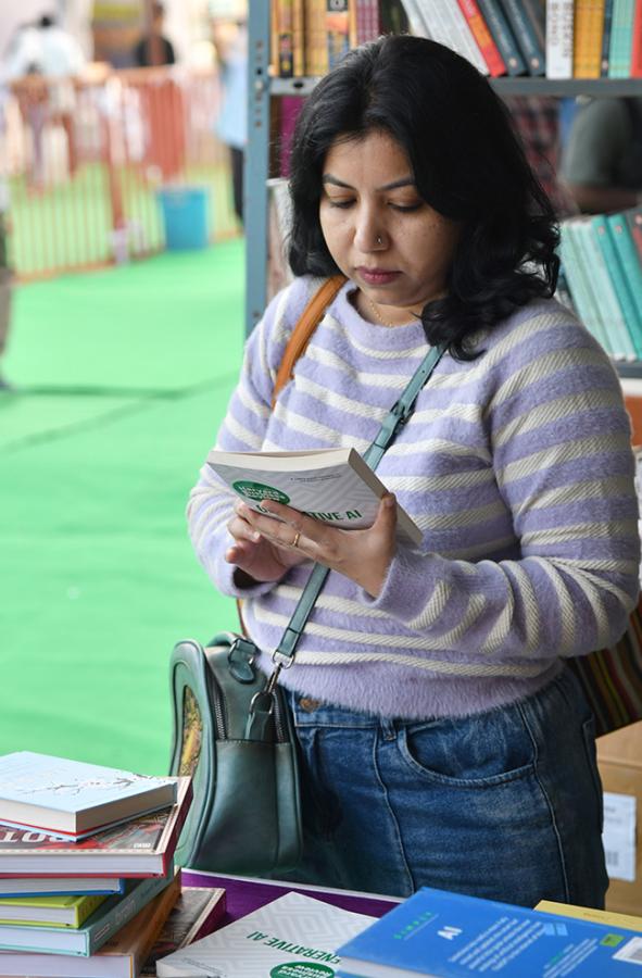 38th_20Book_20Fair_20to_20begin_20today_20at_20NTR_20stadium_20in_20Hyderabad__20_284_29.jpg 4