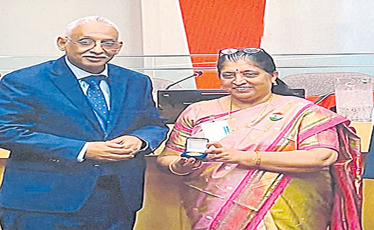 varsha-desh-pande.jpg