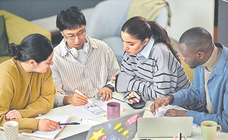 STUDENTS-STUDYING.jpg
