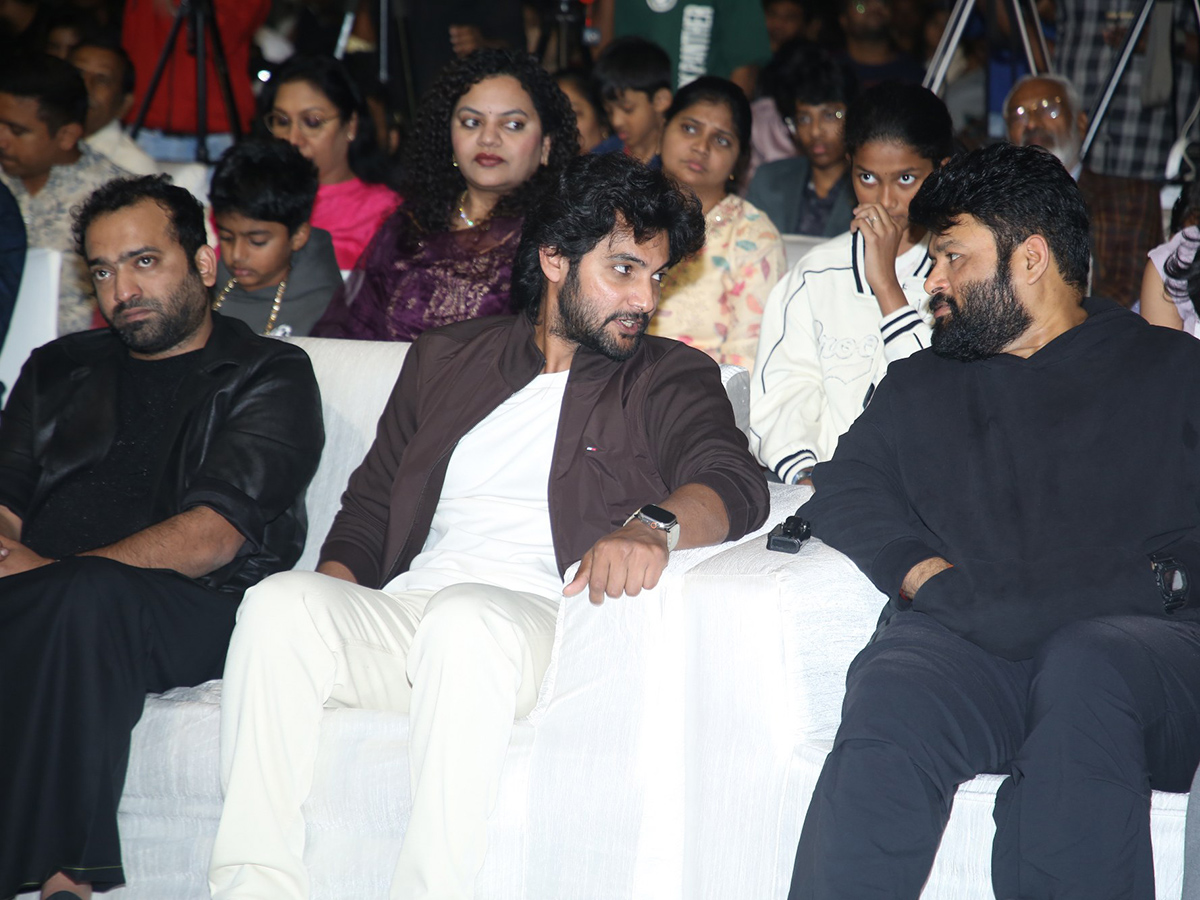 Aadi_20Sai_20Kumar_20_20Shambhala_20Movie_20Pre_20Release_20Event_20Photos__20_2815_29.jpg 15