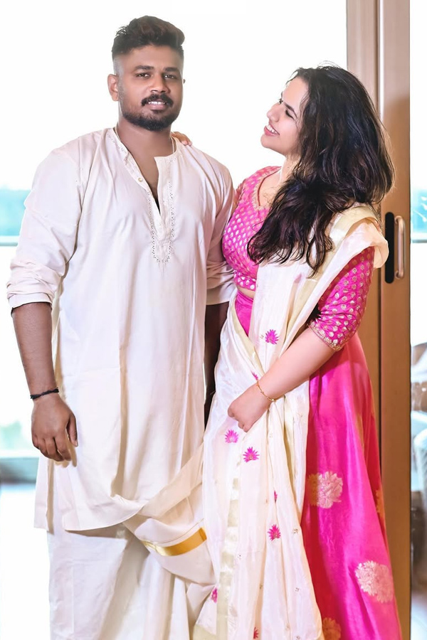 Sanju_20Samson_20wishes_20wife_20on_207th_20anniversary_20Special_20Photos_20_2811_29.jpg 12