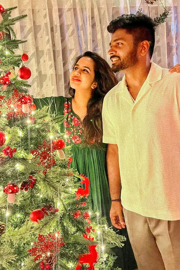 Sanju_20Samson_20wishes_20wife_20on_207th_20anniversary_20Special_20Photos_20_2812_29.jpg 13