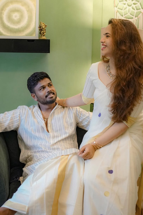 Sanju_20Samson_20wishes_20wife_20on_207th_20anniversary_20Special_20Photos_20_2815_29.jpg 16