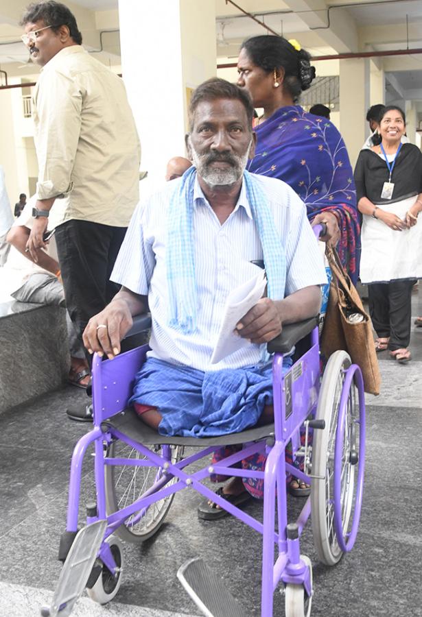 tirupati_20handicapped_20people_20Troubles_20To_20New_20pension__20_2815_29.jpg 15