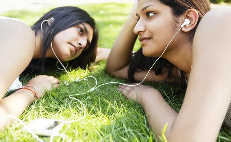 Earphones_Damage.jpg