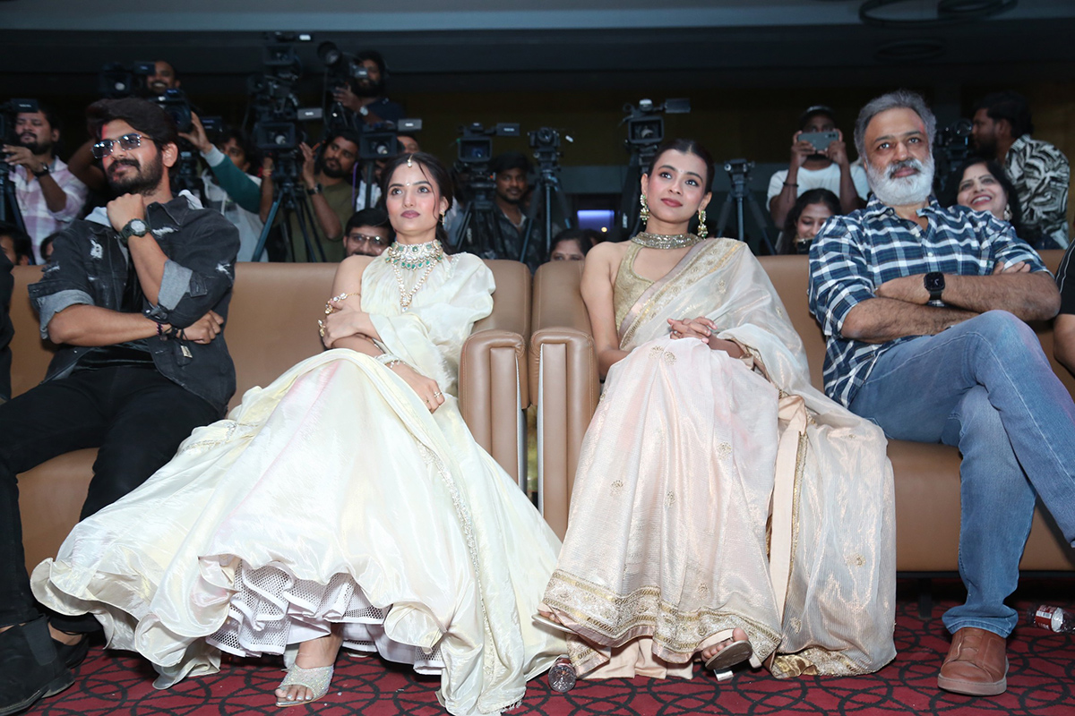 Eesha_20Movie_20Pre_20Release_20Event_20Photo_20Gallery__20_289_29.jpg 9