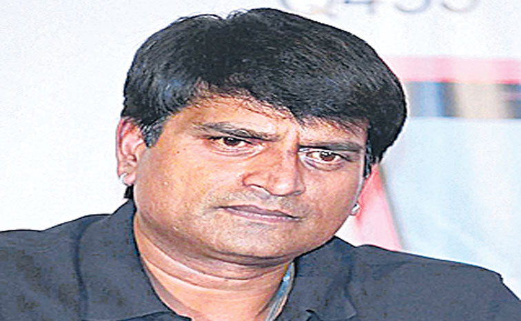 Ravi-Babu11.jpg