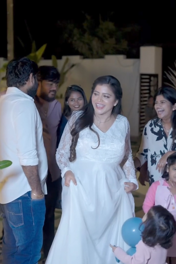 Bigg_20Boss_20Shivajyothi_20Hosts_20baby_20shower_20celebrations_20Photos_20_2813_29.jpg 8