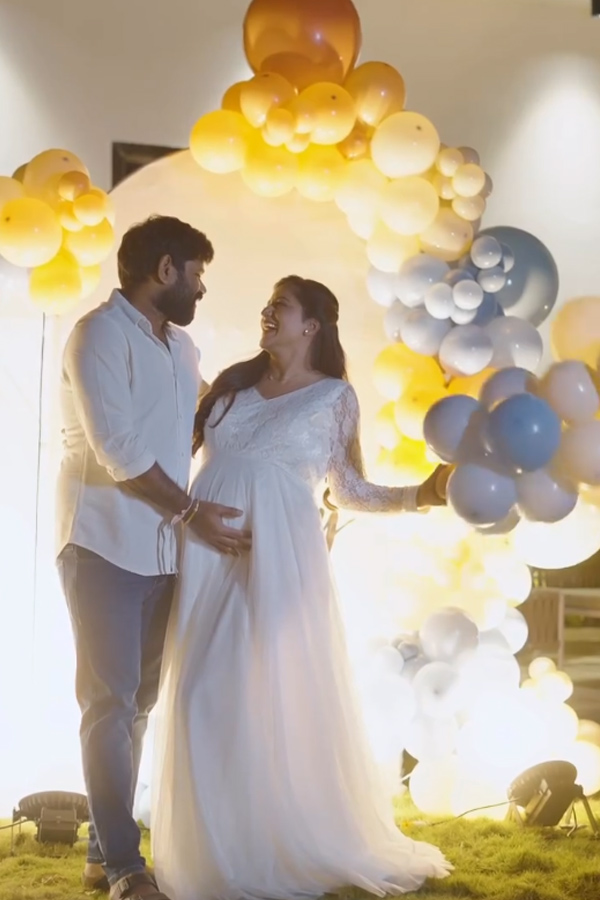 Bigg_20Boss_20Shivajyothi_20Hosts_20baby_20shower_20celebrations_20Photos_20_2819_29.jpg 14