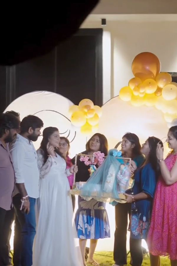 Bigg_20Boss_20Shivajyothi_20Hosts_20baby_20shower_20celebrations_20Photos_20_2820_29.jpg 15