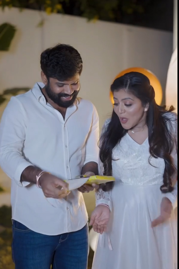 Bigg_20Boss_20Shivajyothi_20Hosts_20baby_20shower_20celebrations_20Photos_20_2821_29.jpg 16