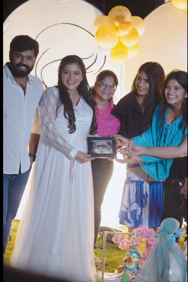 Bigg_20Boss_20Shivajyothi_20Hosts_20baby_20shower_20celebrations_20Photos_20_2824_29.jpg 19