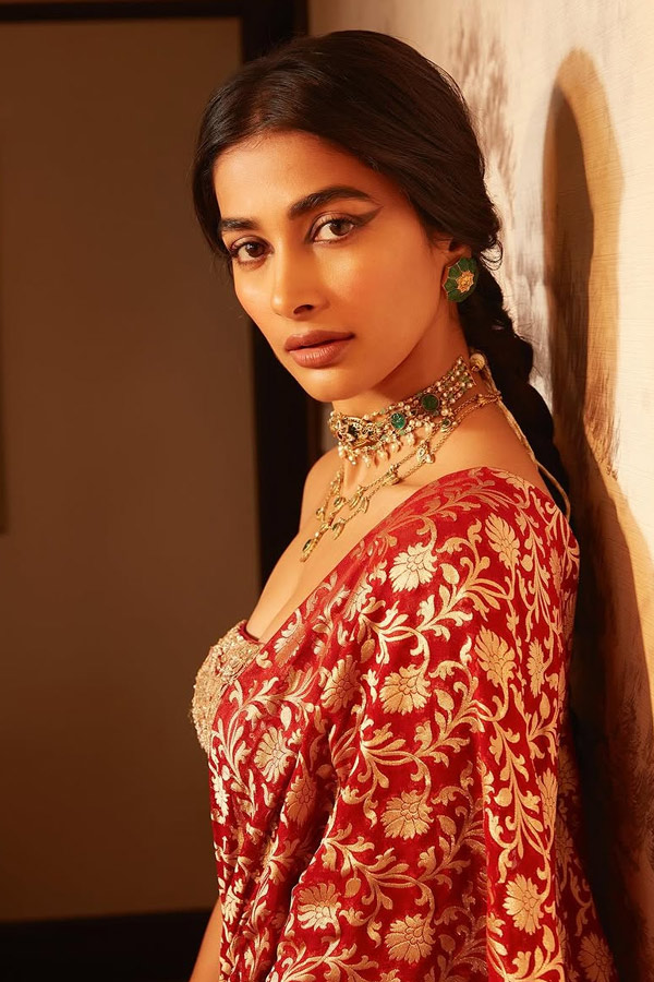 Actress_20Pooja_20Hegde_20At_20Jana_20Nayagan_20event_20Photos_20_2811_29.jpg 12
