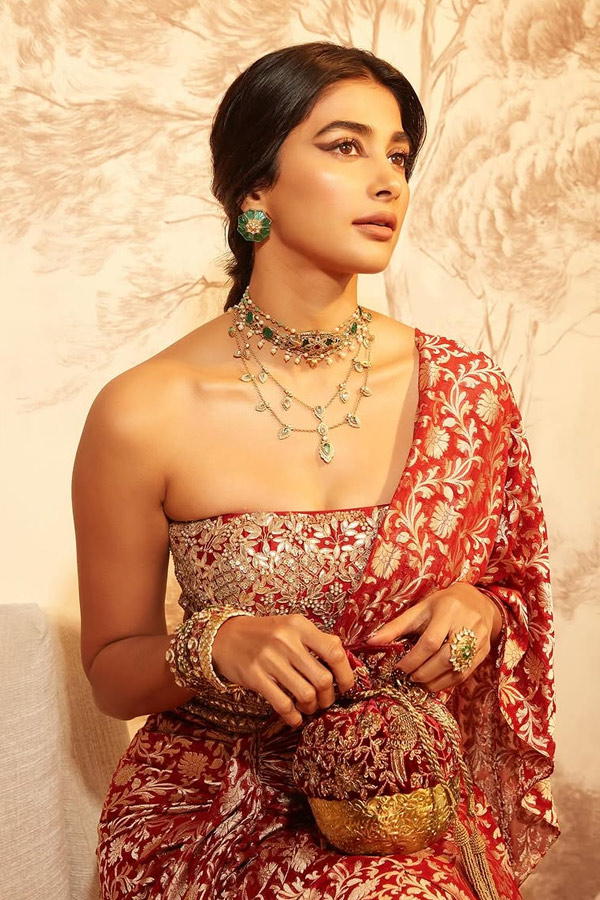 Actress_20Pooja_20Hegde_20At_20Jana_20Nayagan_20event_20Photos_20_289_29.jpg 10