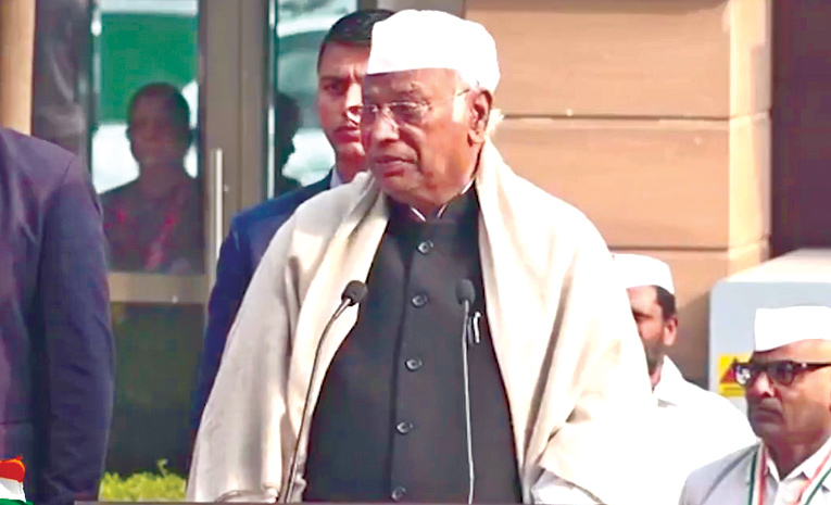 Kharge.jpg