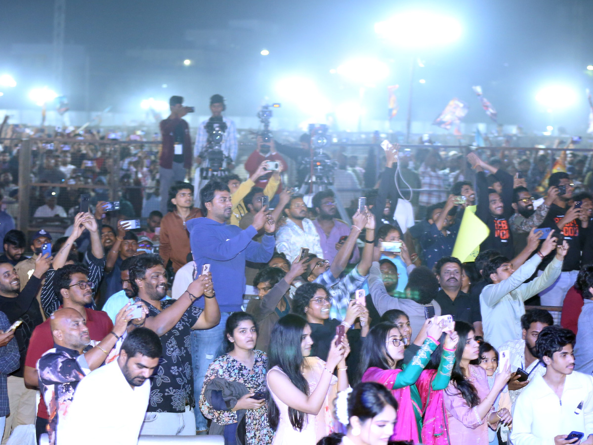 Rajasaab_20pre_20release_20event_20photos5.jpg 6