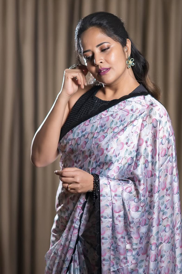 Anchor_20Anasuya_20Bharadwaj_20Shared_20Intresting_20Post_20On_20Social_20Media_20Photos_20_2812_29.jpg 14