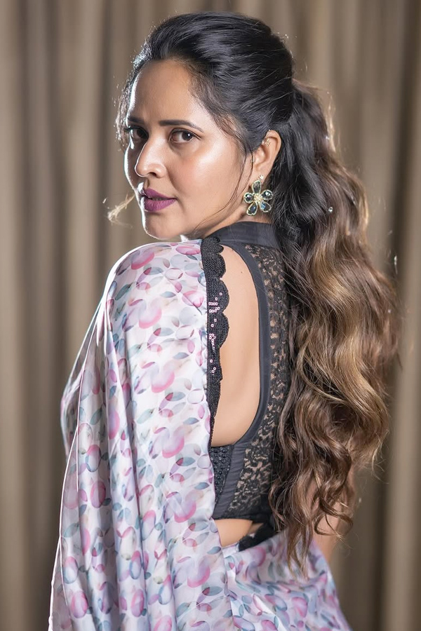 Anchor_20Anasuya_20Bharadwaj_20Shared_20Intresting_20Post_20On_20Social_20Media_20Photos_20_281_29.jpg 2