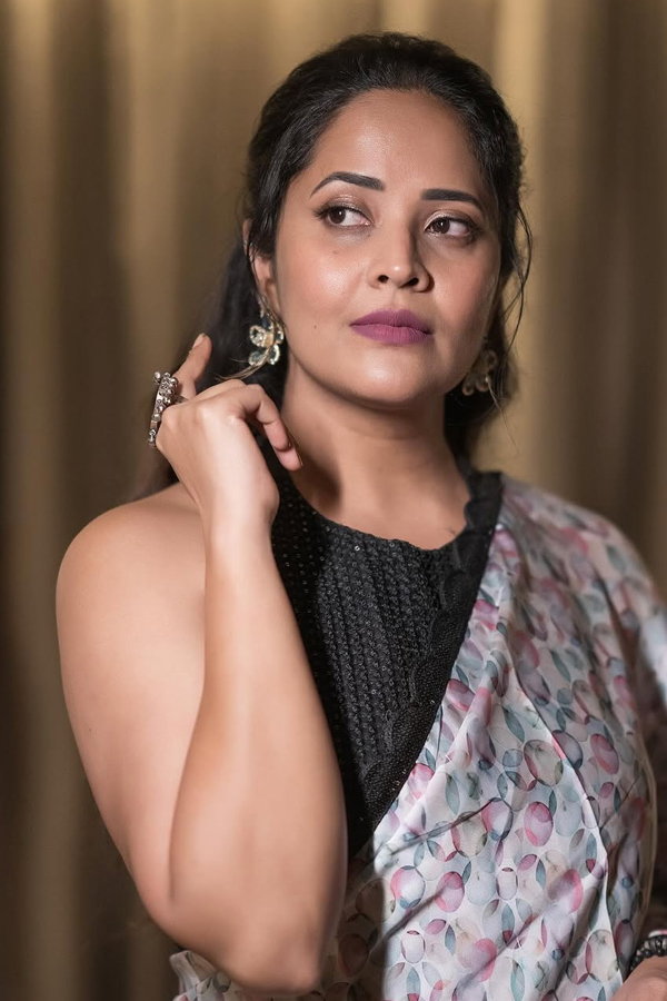 Anchor_20Anasuya_20Bharadwaj_20Shared_20Intresting_20Post_20On_20Social_20Media_20Photos_20_283_29.jpg 5