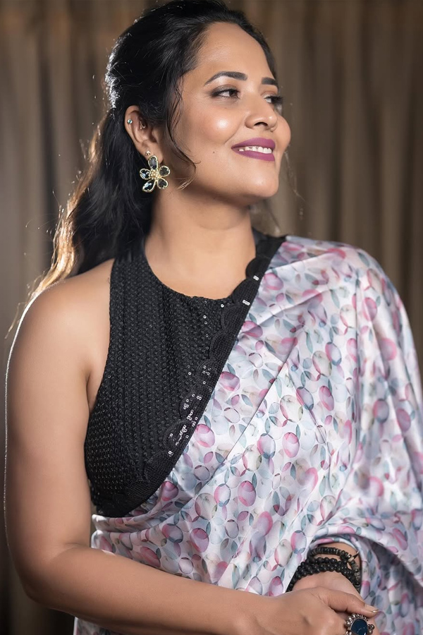 Anchor_20Anasuya_20Bharadwaj_20Shared_20Intresting_20Post_20On_20Social_20Media_20Photos_20_284_29.jpg 6