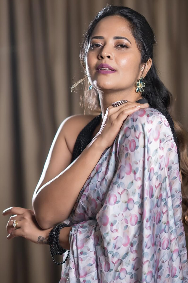 Anchor_20Anasuya_20Bharadwaj_20Shared_20Intresting_20Post_20On_20Social_20Media_20Photos_20_289_29.jpg 11
