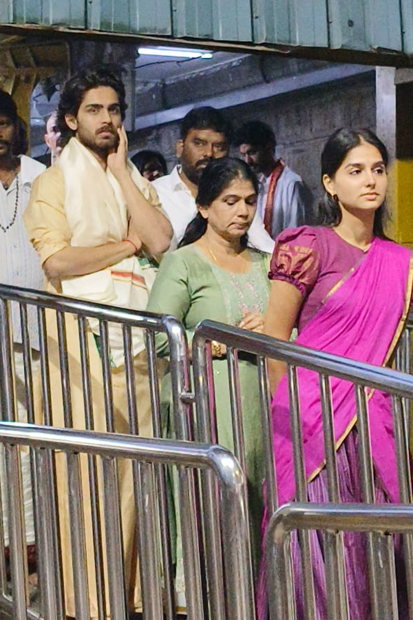 Champion_20Movie_20team_20Visited_20At_20Tirumala_20Photos_20_285_29.jpg 6