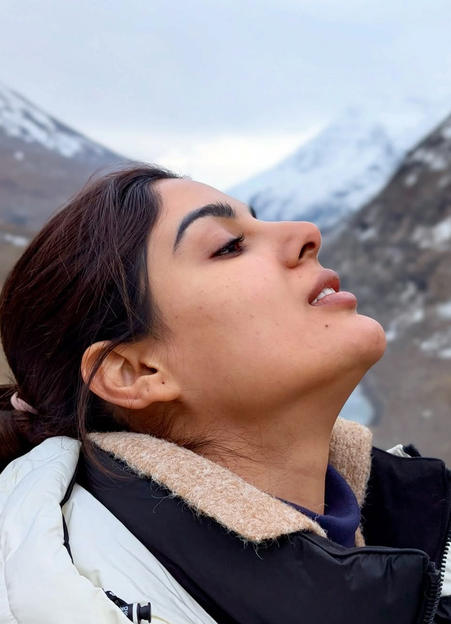 Samyukthamenon3.jpg 4