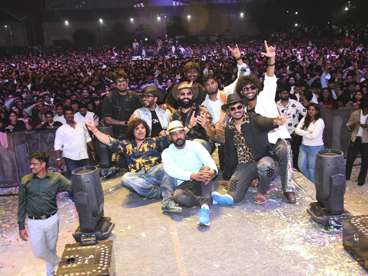 New_20Year_202026_20Celebrations_20in_20Hitech_20City_20_2817_29.jpg 17