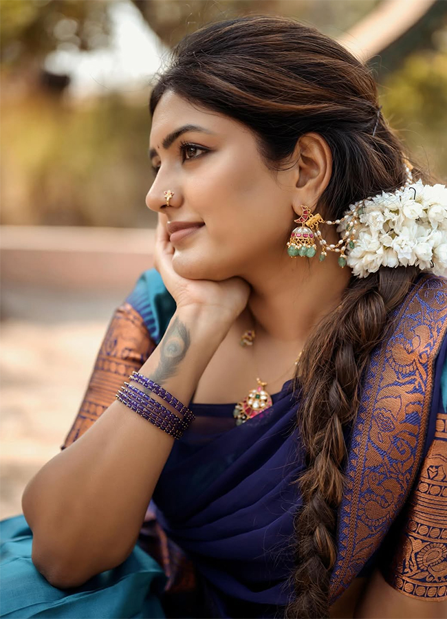 Tollywood_20Actress_20Eesha_20Rebba_20Traditional_20HD_20Photos__20_2814_29.jpg 14