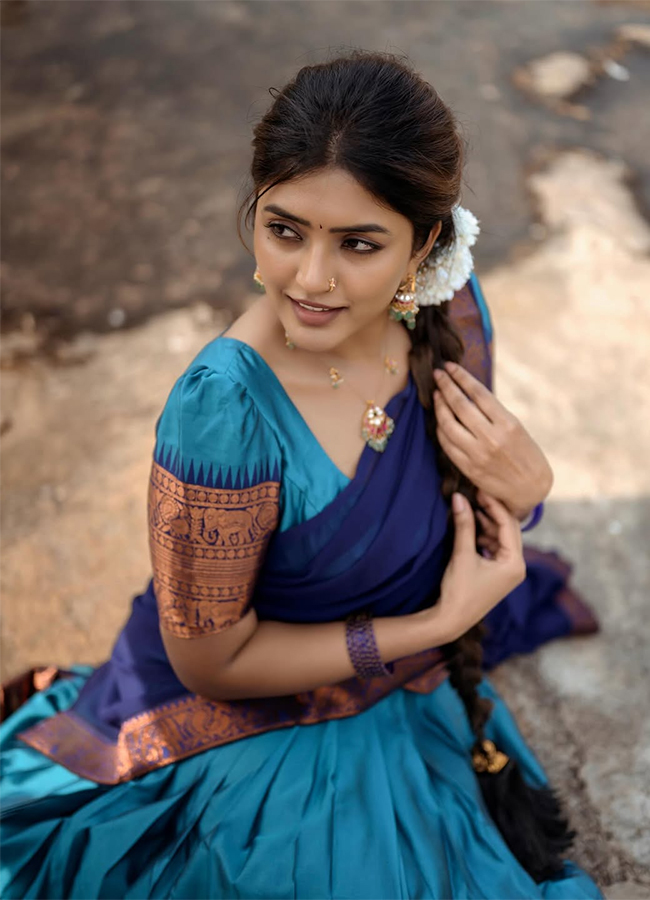 Tollywood_20Actress_20Eesha_20Rebba_20Traditional_20HD_20Photos__20_2816_29.jpg 16