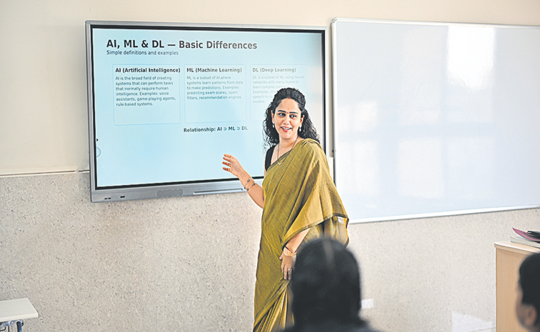 CLASS-ROOM-2245349989.jpg