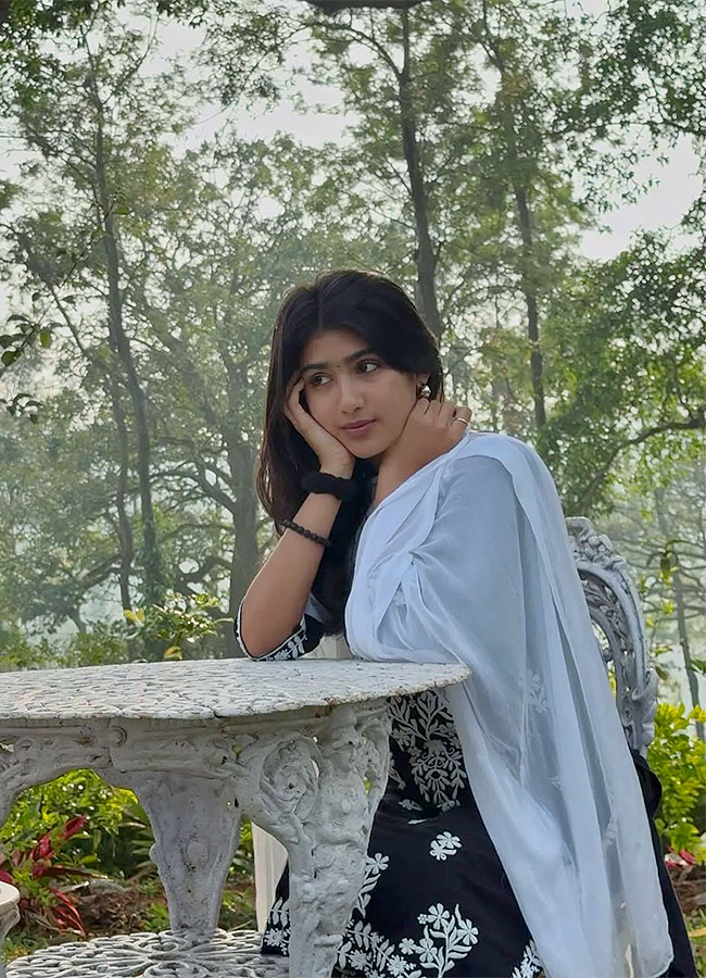 Riya_20Shibu_20is_20an_20Indian_20film_20Producer_20and_20Actress_20Photos__20_2816_29.jpg 16