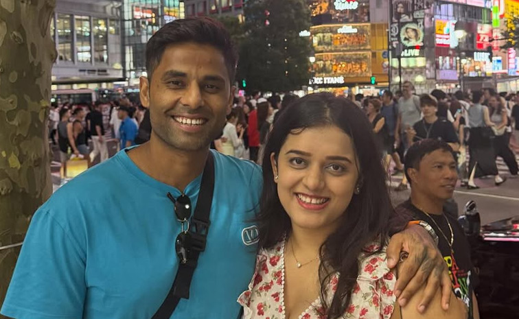 India_20T20_20captain_20Suryakumar_20wife_20shares_20sweet_20moments_20from_20the_20year_202025_20Photos_20_2811_29.jpg 12