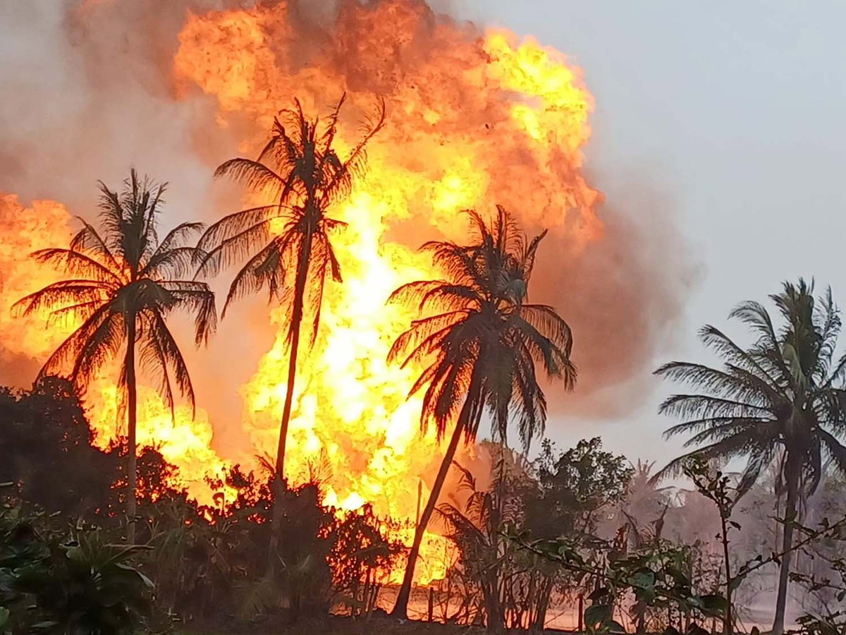 Blowout_20Fire_20Continues_20in_20Irusumanda_20Konaseema_20District_20Photos__20_2820_29.jpg 20