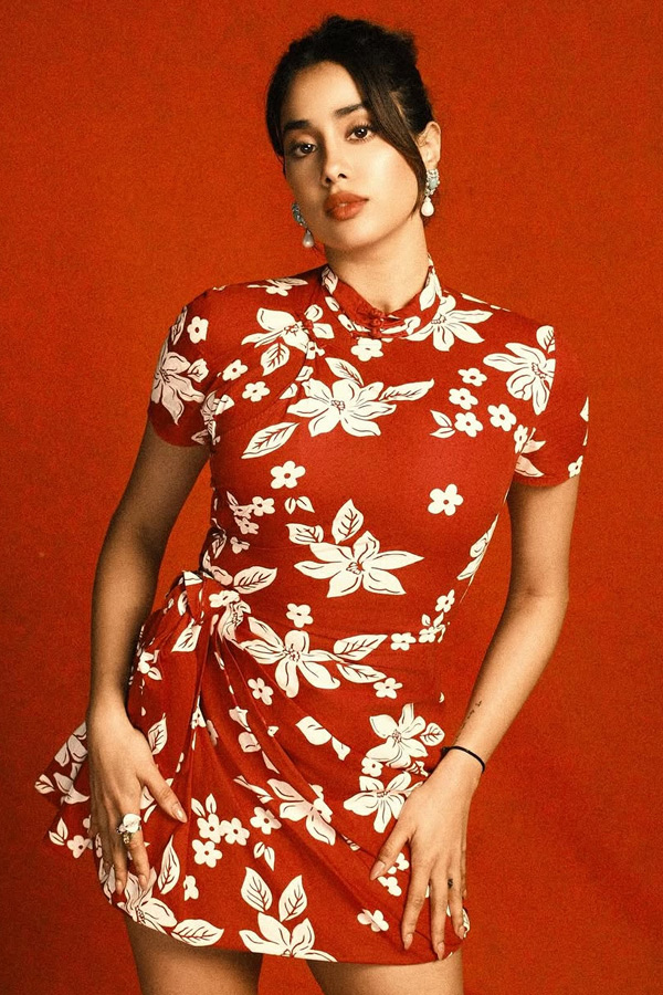 Actress_20Janhvi_20Kapoor_20Latest_20Stunning_20Photos_20_285_29.jpg 6
