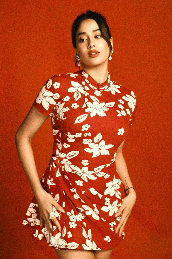 Actress_20Janhvi_20Kapoor_20Latest_20Stunning_20Photos_20_286_29.jpg 7