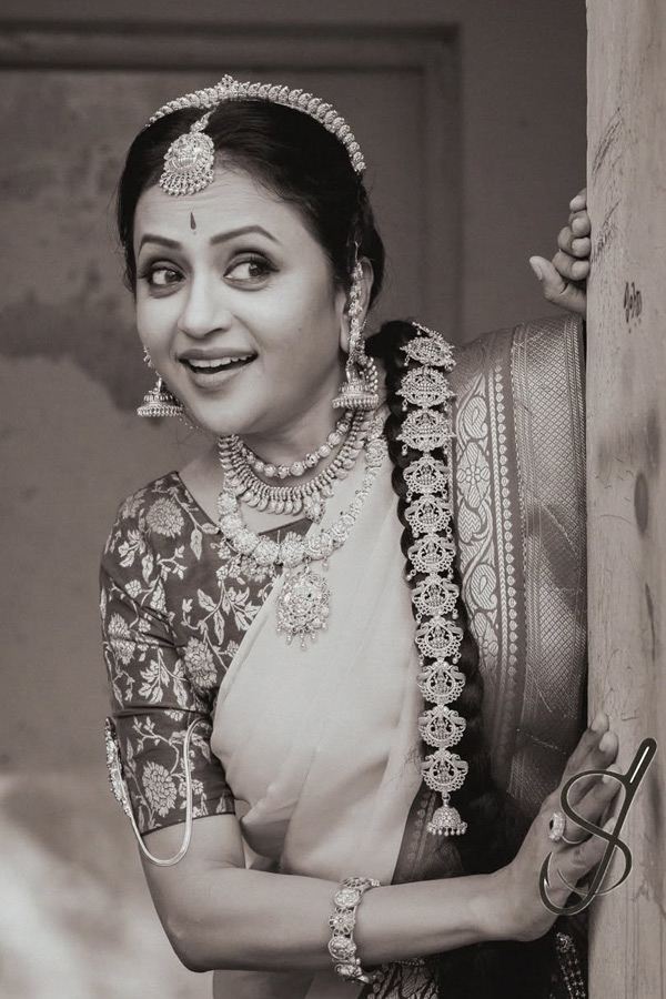 Anchor_20Suma_20In_20Mayabazar_20Savitri_20look_20Photos_20_282_29.jpg 3